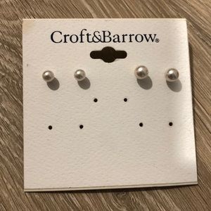 FREE* Faux Pearl Earrings (2 pairs)